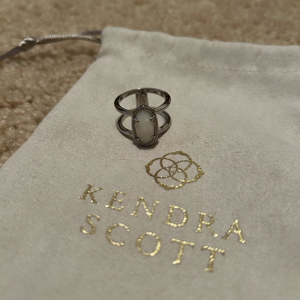 KENDRA SCOTT SILVER RING SIZE 8